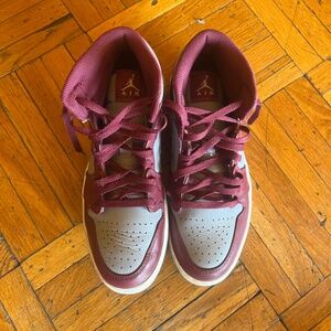 Jordan 1 Mid-CherryWood Red